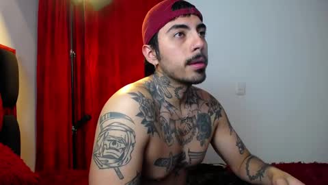 Snapshot of scockpion_ chatting on 04/12/26, 06:51 Alejandro help me to reach 200 thumps up online show from 04/12/26, 06:51