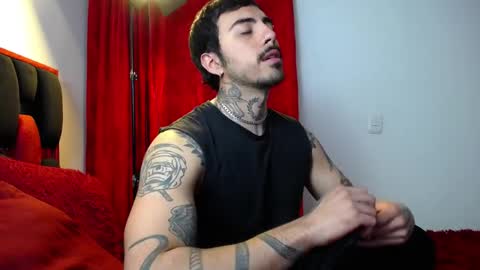 Snapshot of scockpion_ chatting on 04/13/26, 07:14 Alejandro help me to reach 200 thumps up online show from 04/13/26, 07:14