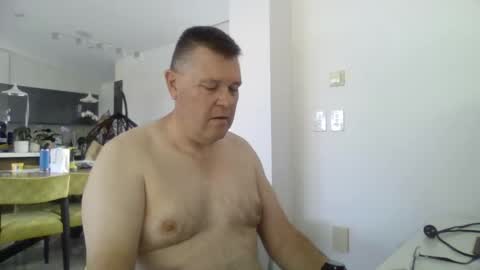 Scoobs online show from 11/26/25, 02:12