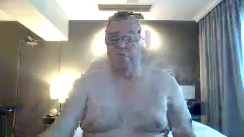 Snapshot of scoobs71 chatting on 05/19/26, 08:42 Scoobs online show from 05/19/26, 08:42