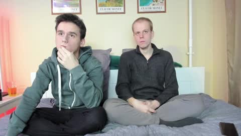 Thomas brunette and Alex blond online show from 12/07/24, 01:51