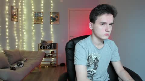 Thomas brunette and Alex blond online show from 12/16/24, 05:06