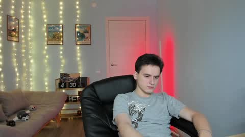 Thomas brunette and Alex blond online show from 12/16/24, 11:12