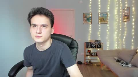 Thomas brunette and Alex blond online show from 12/17/24, 11:28