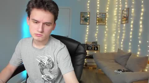 Thomas brunette and Alex blond online show from 12/28/24, 08:48