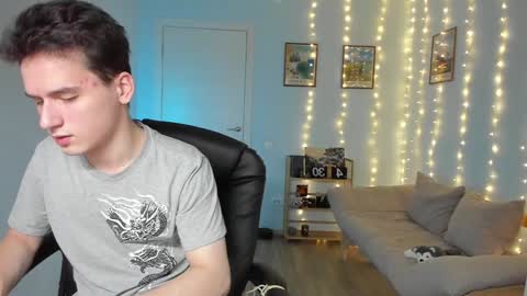 Thomas brunette and Alex blond online show from 12/28/24, 11:52