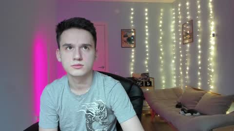 Thomas brunette and Alex blond online show from 01/10/25, 06:20