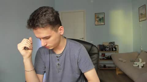 Thomas brunette and Alex blond online show from 01/17/25, 07:51