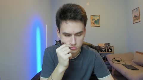 Thomas brunette and Alex blond online show from 01/28/25, 08:57