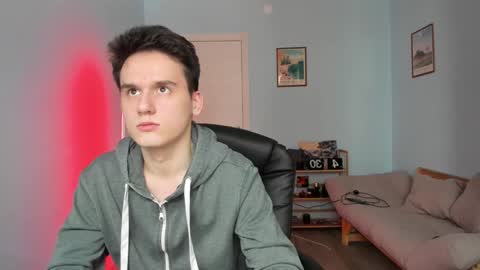 Thomas brunette and Alex blond online show from 02/03/25, 12:25