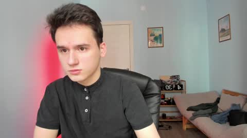 Thomas brunette and Alex blond online show from 02/06/25, 09:22