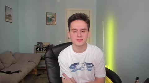 Thomas brunette and Alex blond online show from 03/02/25, 10:14