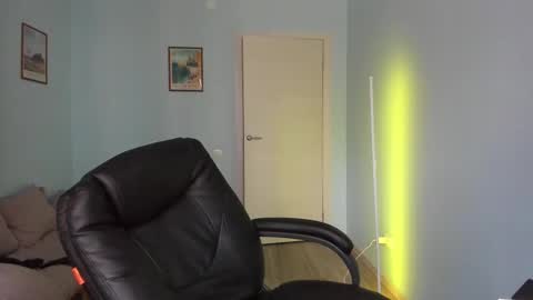 Thomas brunette and Alex blond online show from 03/02/25, 01:16