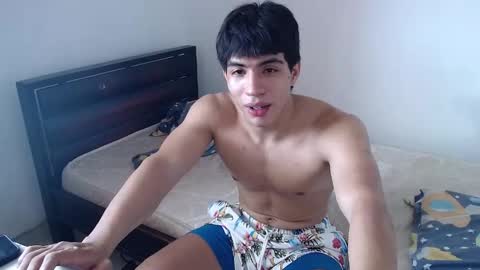 scoot2115 online show from 10/26/25, 05:52