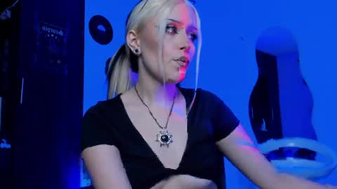 Snapshot of scorpiogoddesss chatting on 04/09/26, 02:11 Goddess online show from 04/09/26, 02:11