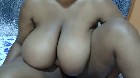 Snapshot of scorviaamanda254 chatting on 02/19/25, 02:12 Its Lilly online show from 02/19/25, 02:12