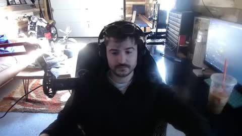 Snapshot of scotchthecat chatting on 12/07/24, 04:03 Sup online show from 12/07/24, 04:03