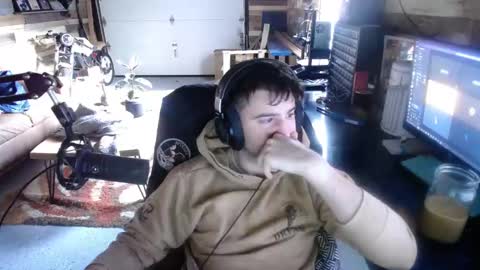 Snapshot of scotchthecat chatting on 12/08/24, 05:22 Sup online show from 12/08/24, 05:22