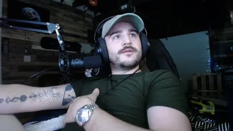 Snapshot of scotchthecat chatting on 12/16/24, 01:42 Sup online show from 12/16/24, 01:42