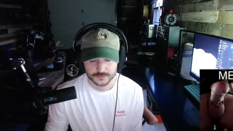 Snapshot of scotchthecat chatting on 12/17/24, 09:16 Sup online show from 12/17/24, 09:16