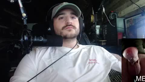 Snapshot of scotchthecat chatting on 12/18/24, 01:26 Sup online show from 12/18/24, 01:26