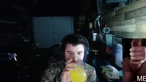 Snapshot of scotchthecat chatting on 12/18/24, 10:46 Sup online show from 12/18/24, 10:46