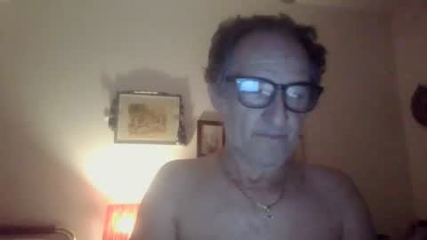 Snapshot of scotchwhieskie chatting on 06/29/26, 10:21 scotchwhieskie online show from 06/29/26, 10:21