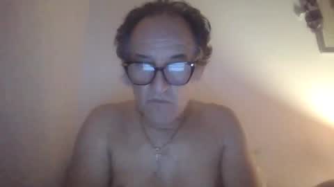 Snapshot of scotchwhieskie chatting on 07/19/26, 11:19 scotchwhieskie online show from 07/19/26, 11:19