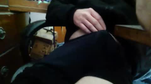 Snapshot of scott01092463171 chatting on 12/15/25, 07:29 Goth witch69 online show from 12/15/25, 07:29