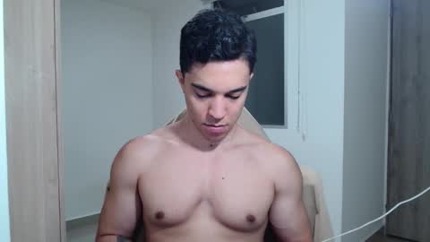 Snapshot of scott_brasher1 chatting on 01/25/25, 01:32 Twitter Scott brasher1 Instagram Camiloestuardo2 online show from 01/25/25, 01:32