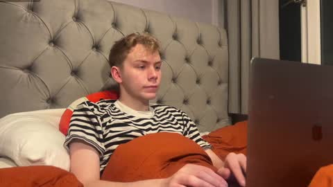 Snapshot of scottish_twink01 chatting on 01/01/25, 12:21 danny online show from 01/01/25, 12:21