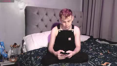 Snapshot of scottish_twink01 chatting on 01/23/25, 12:04 danny online show from 01/23/25, 12:04