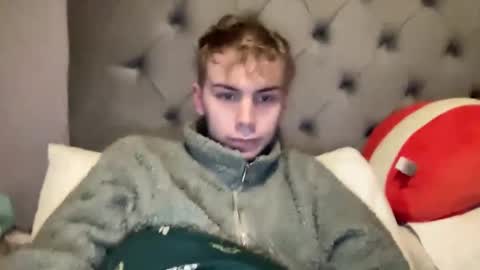 Snapshot of scottish_twink01 chatting on 02/06/25, 11:26 danny online show from 02/06/25, 11:26