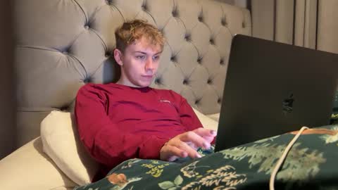 Snapshot of scottish_twink01 chatting on 02/10/25, 12:30 danny online show from 02/10/25, 12:30