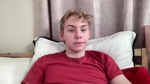 Snapshot of scottish_twink01 chatting on 09/20/25, 02:01 danny online show from 09/20/25, 02:01