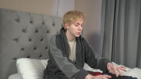 Snapshot of scottish_twink01 chatting on 03/03/26, 01:39 danny online show from 03/03/26, 01:39