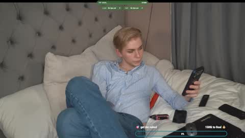Snapshot of scottish_twink01 chatting on 03/09/26, 08:46 danny online show from 03/09/26, 08:46