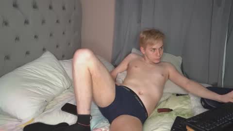 Snapshot of scottish_twink01 chatting on 04/18/26, 05:06 danny online show from 04/18/26, 05:06