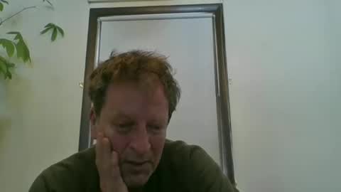 Snapshot of scottpbi52 chatting on 01/20/25, 07:04 scottpbi52 online show from 01/20/25, 07:04