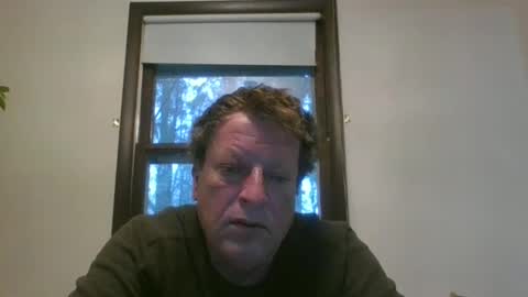 Snapshot of scottpbi52 chatting on 02/06/25, 01:32 scottpbi52 online show from 02/06/25, 01:32