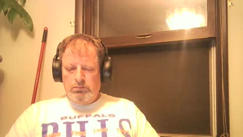 Snapshot of scottpbi52 chatting on 09/15/25, 02:33 scottpbi52 online show from 09/15/25, 02:33