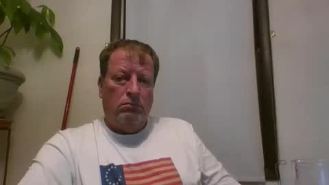 Snapshot of scottpbi52 chatting on 09/25/25, 02:04 scottpbi52 online show from 09/25/25, 02:04