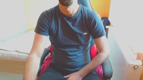 Snapshot of scotty_98 chatting on 01/12/25, 11:07 scotty_98 online show from 01/12/25, 11:07