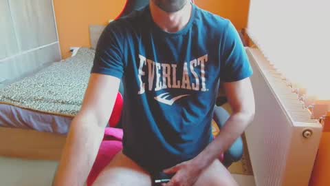 Snapshot of scotty_98 chatting on 01/25/25, 10:19 scotty_98 online show from 01/25/25, 10:19