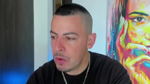 Snapshot of scotty_music chatting on 04/19/26, 01:43 Ricardo online show from 04/19/26, 01:43