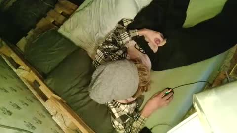 Snapshot of scratt67 chatting on 12/15/25, 11:20 scratt67 online show from 12/15/25, 11:20