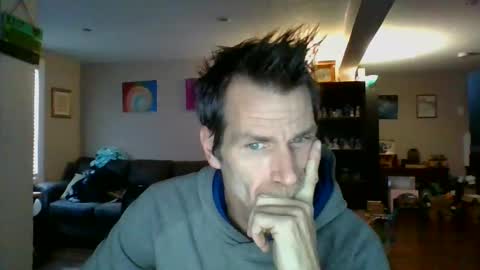 Snapshot of scroach11 chatting on 01/06/25, 05:06 GettOffMyLawn online show from 01/06/25, 05:06