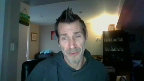 Snapshot of scroach11 chatting on 01/10/25, 02:23 GettOffMyLawn online show from 01/10/25, 02:23