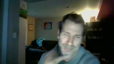 Snapshot of scroach11 chatting on 01/16/25, 01:25 GettOffMyLawn online show from 01/16/25, 01:25
