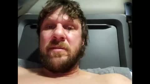 Snapshot of scruff2022 chatting on 12/19/25, 01:56 Scruff2022 online show from 12/19/25, 01:56